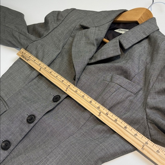Holt Renfrew Vintage Grey Blazer with Button Detail Size 8 - Picture 4 of 7